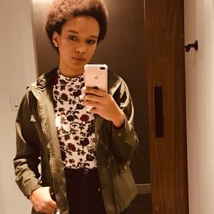 Meet your Posher, Caroline